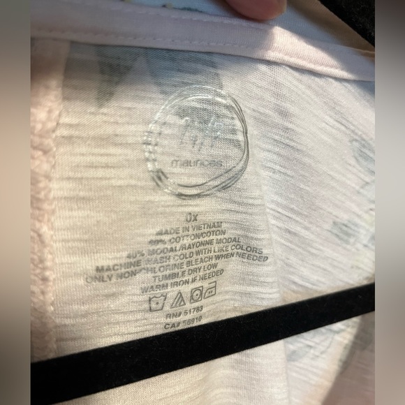 Maurice’s size 0 top, pale pink floral T-shirt - Picture 3 of 3